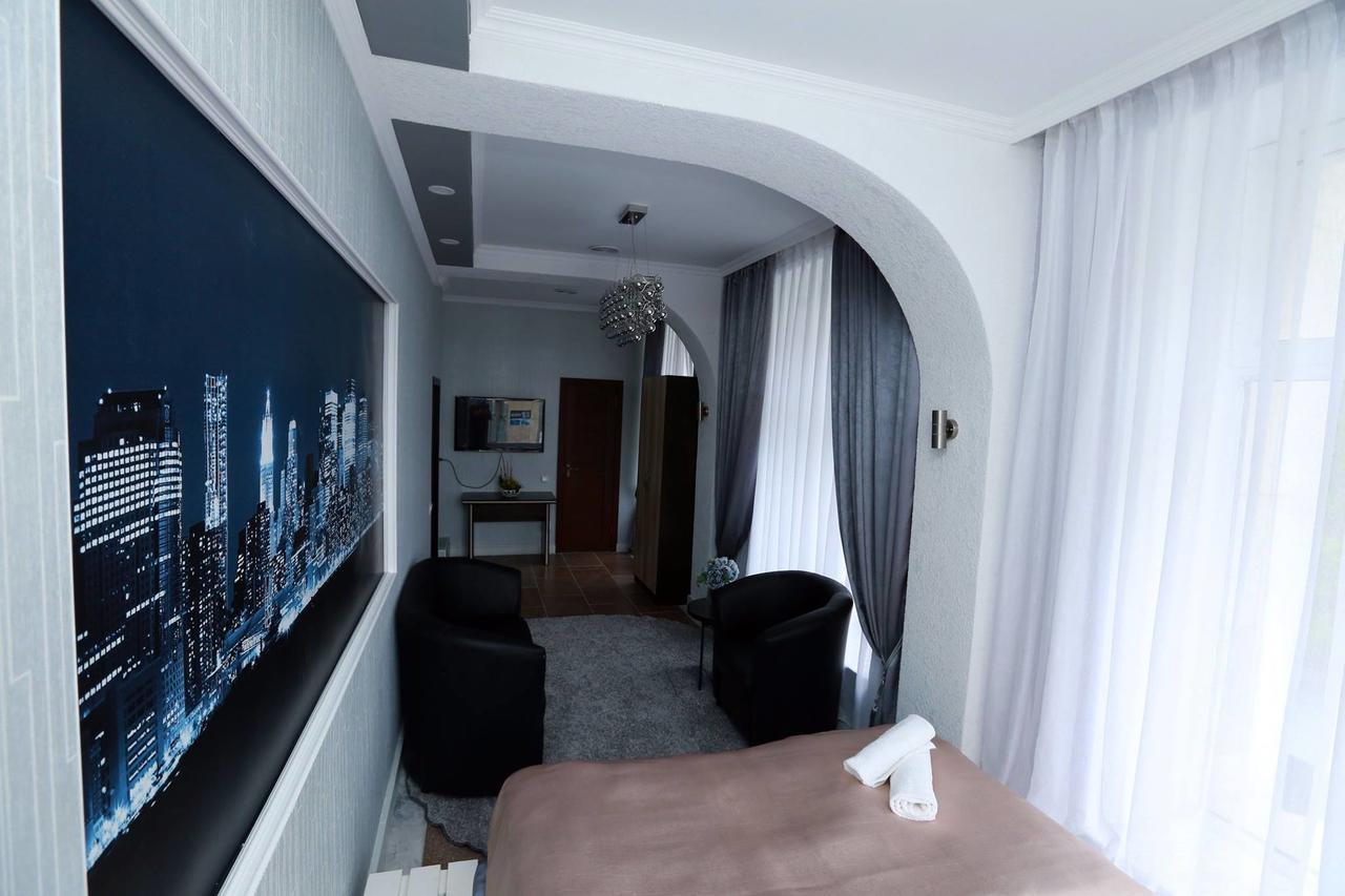 Hotel Avenue Bishkek Exterior foto